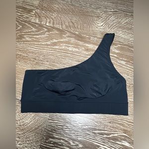 PARADE, Size Medium, Black